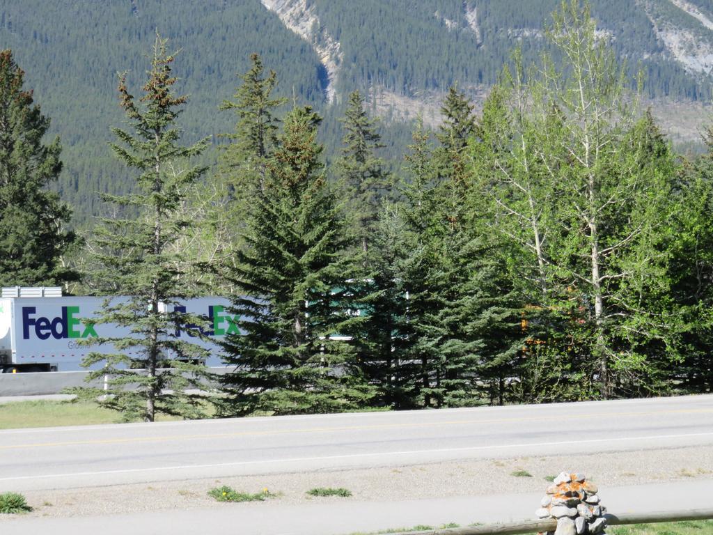 Rundle Chalets Canmore Exterior photo