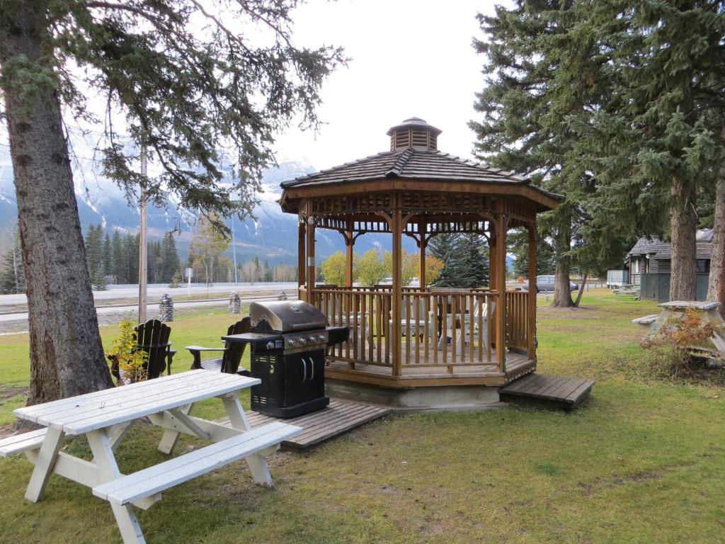 Rundle Chalets Canmore Exterior photo